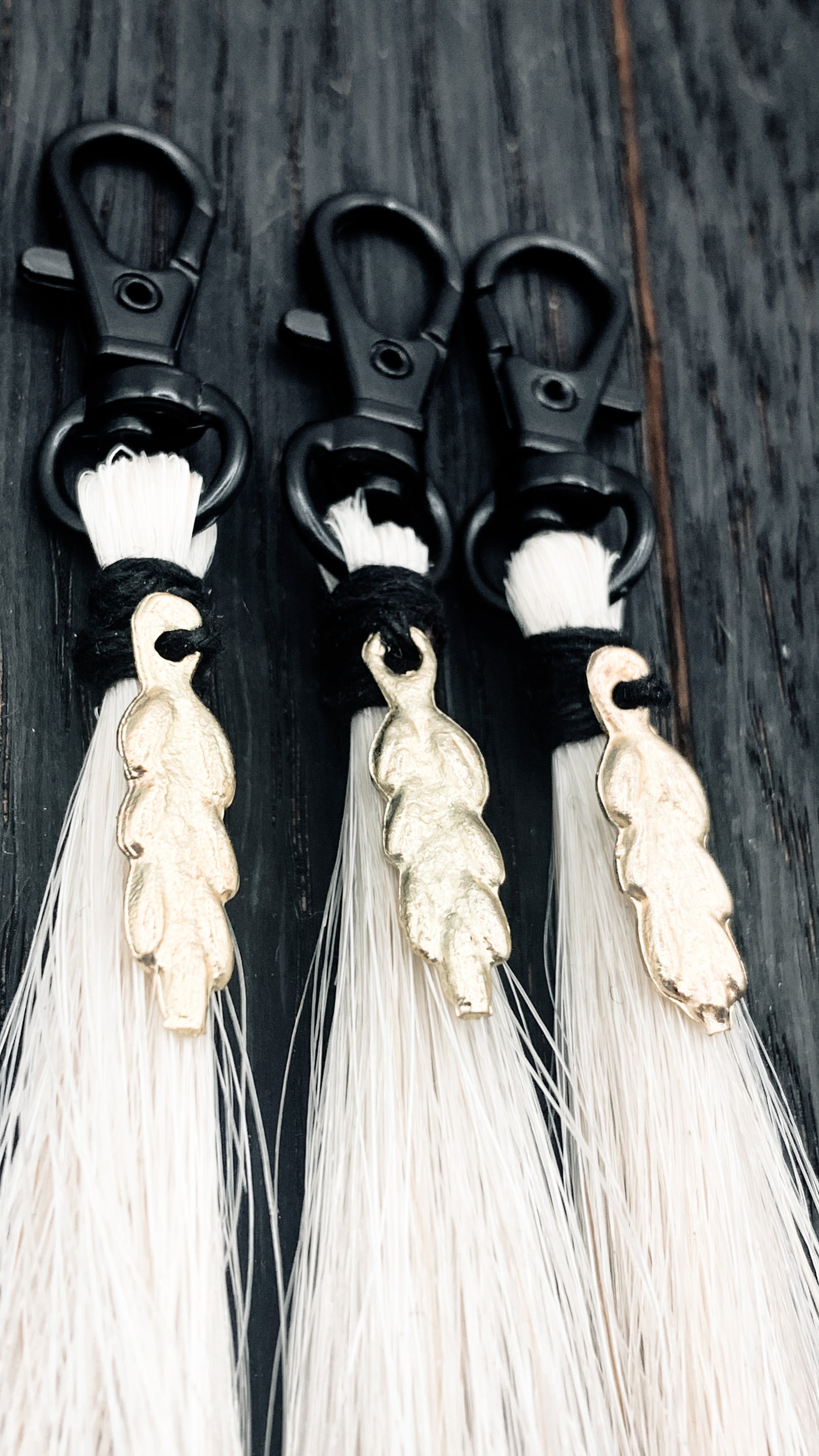 LIGHT TASSEL